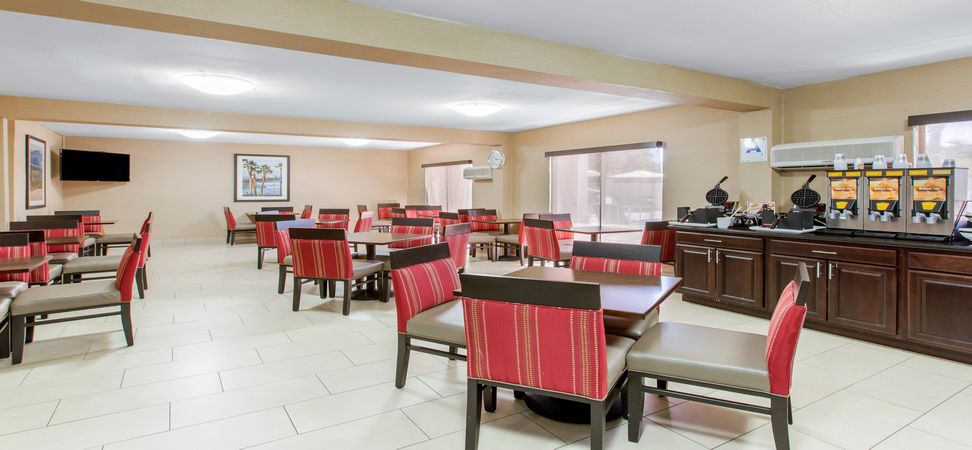 Welcome To Comfort Inn Escondido